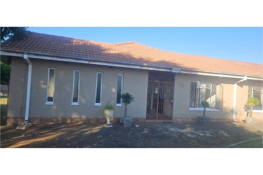To Let 3 Bedroom Property for Rent in Riviera Northern Cape